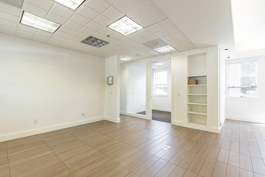 7300 Healdsburg Ave, Sebastopol, CA à louer - Photo du bâtiment - Image 2 de 81