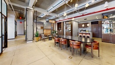 104 E 25th St, New York, NY à louer Numérisation 3D de Matterport- Image 1 de 3