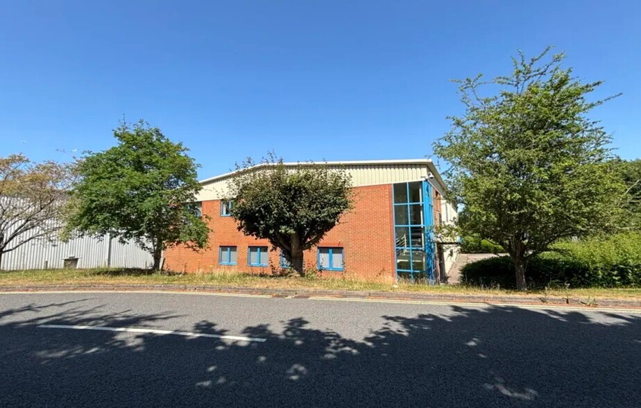 Brunel Way, Stonehouse à louer - Photo du bâtiment - Image 1 de 8