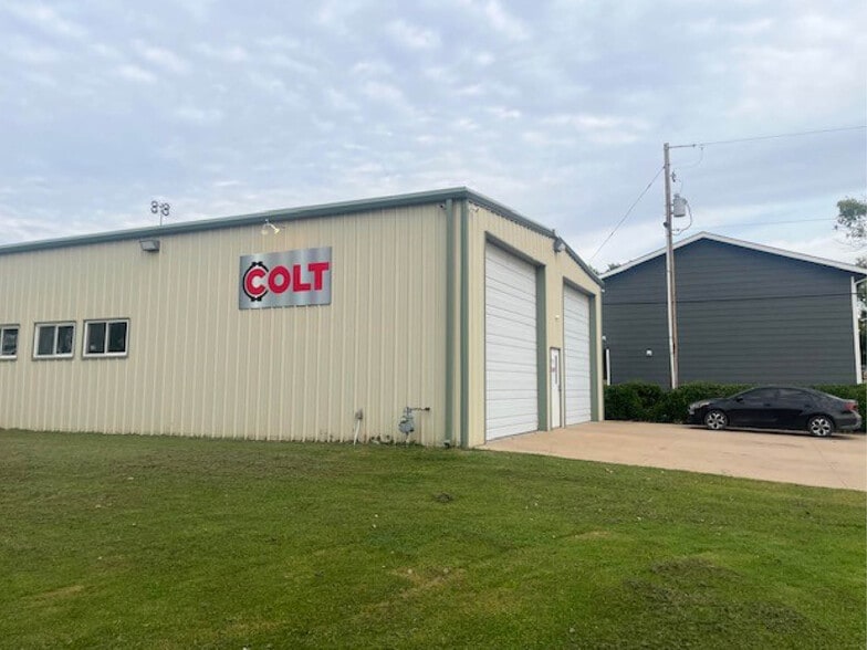 2202 W Central Ave, El Dorado, KS for sale - Building Photo - Image 1 of 5