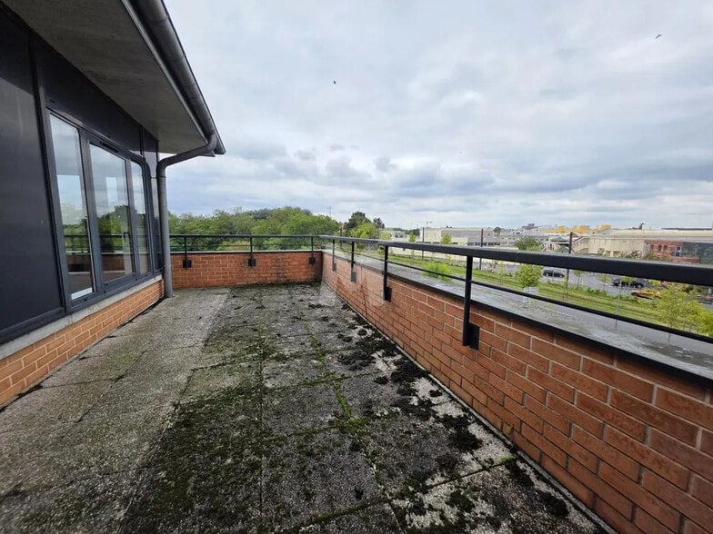 Office in Évry-Courcouronnes for lease - Building Photo - Image 2 of 11