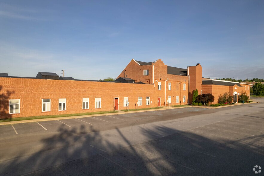 600 S Broad St, Kennett Square, PA à louer - Photo du bâtiment - Image 2 de 7