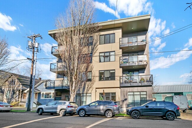 More details for 2651 NW Thurman St, Portland, OR - Multifamily for Sale
