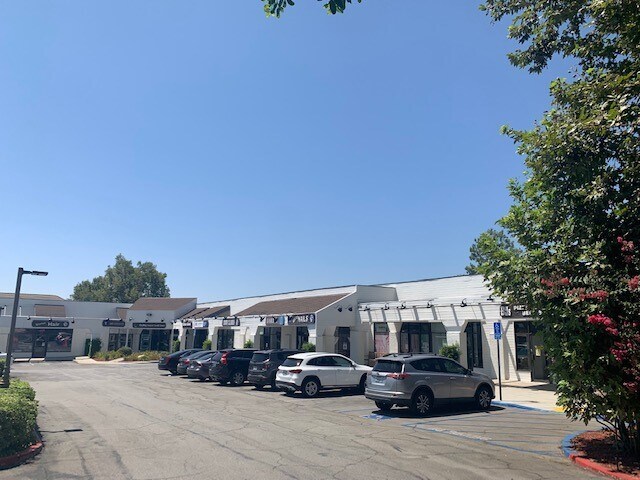 Archibald Ave, Rancho Cucamonga, CA à louer - Photo du bâtiment - Image 3 de 4