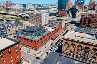 333 N Broadway, Milwaukee, WI - Aerial  map view
