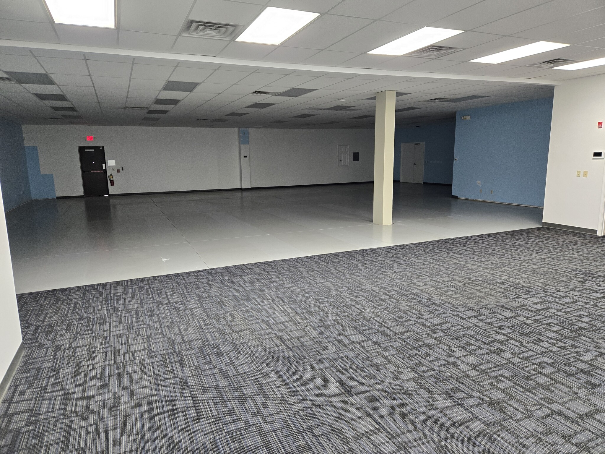 6032 Highview Dr, Fort Wayne, IN for lease Interior Photo- Image 1 of 4