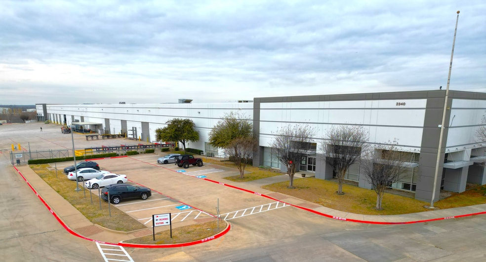 2340 W I-35, Denton, TX for lease - Building Photo - Image 2 of 4