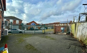 Oxen Rd, Luton for lease Building Photo- Image 1 of 3