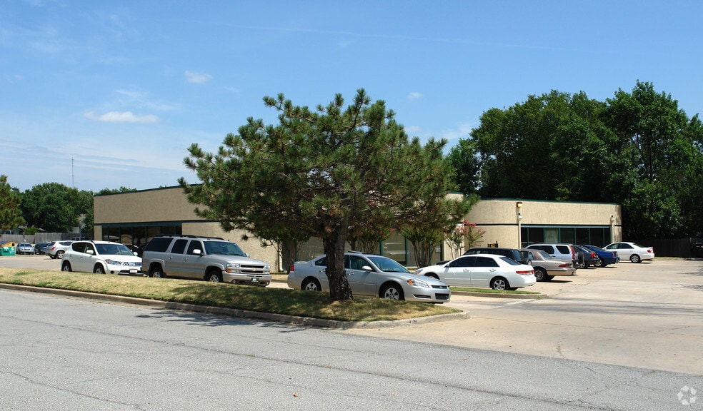 6931 S 66th East Ave, Tulsa, OK for lease - Building Photo - Image 2 of 26