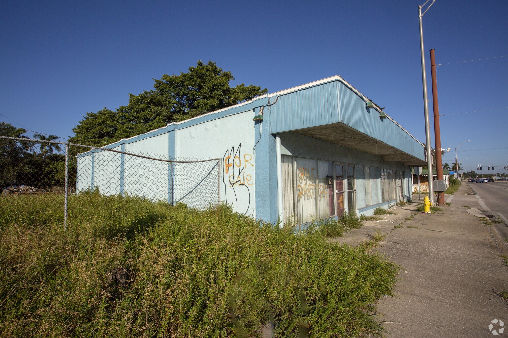 1181 N Tamiami Trl, North Fort Myers, FL à vendre Photo du bâtiment- Image 1 de 3