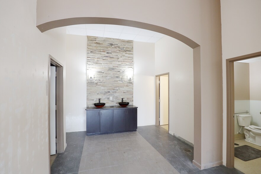 6281 Som Center Rd, Solon, OH à louer - Photo intérieure - Image 3 de 10