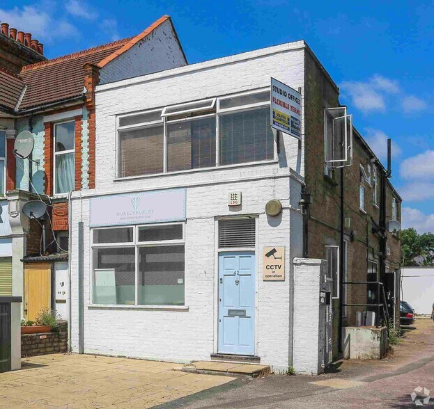 42 Upper Richmond Rd W, Londres à louer - Photo du bâtiment - Image 1 de 23