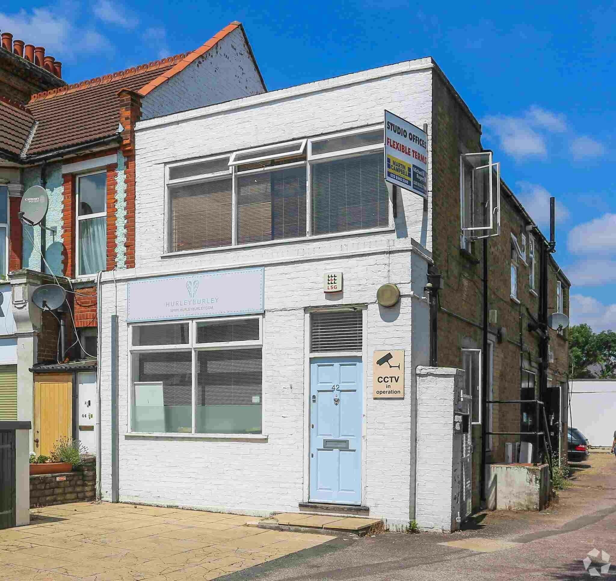 42 Upper Richmond Rd W, Londres à louer Photo du bâtiment- Image 1 de 24
