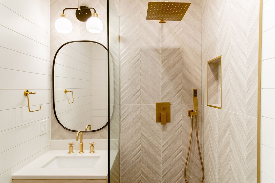 306 Loch Leven Rd, Lake Arrowhead, CA à vendre - Photo intérieure - Image 2 de 100