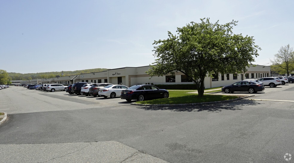 100 Ford Rd, Denville, NJ for lease - Building Photo - Image 3 of 3