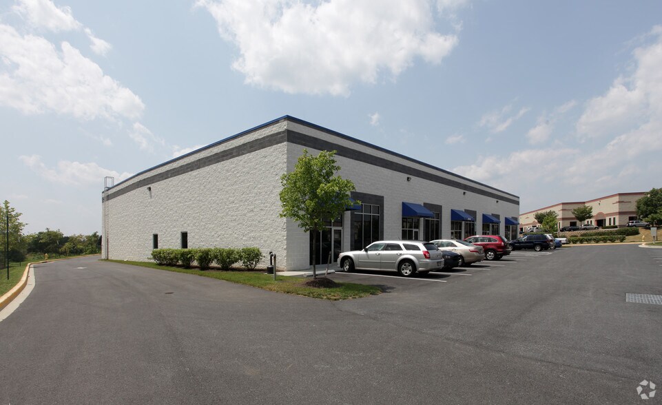 4851-4855 International Blvd, Frederick, MD à louer - Photo du bâtiment - Image 2 de 2