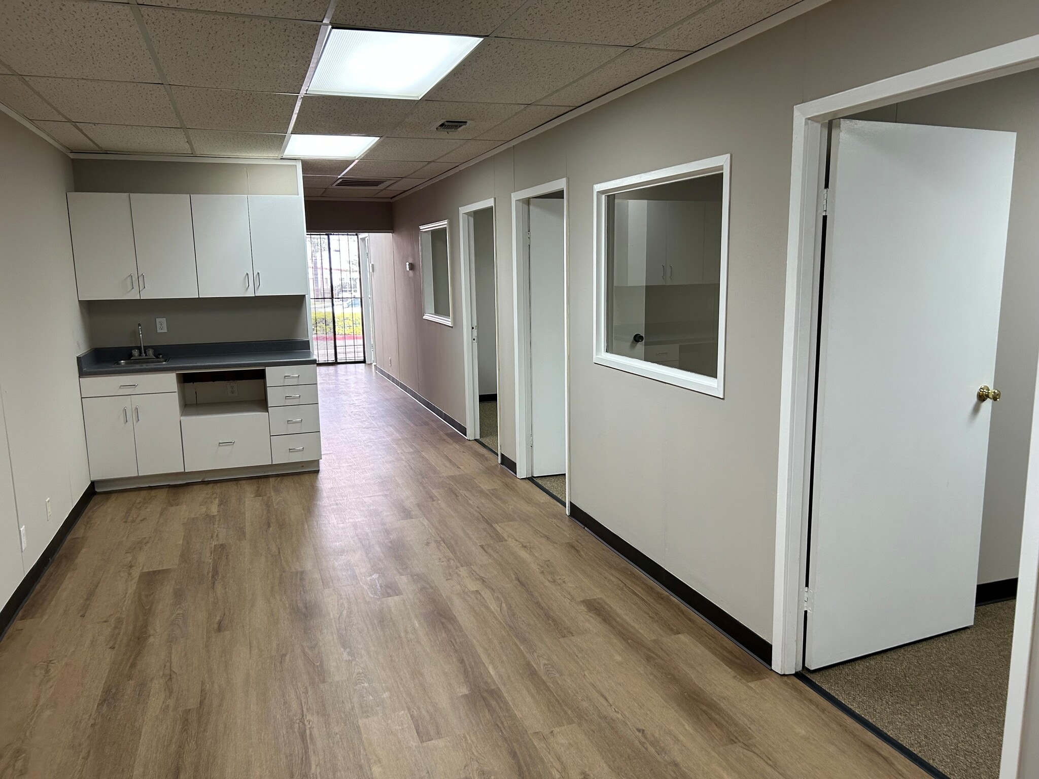 10841-10861 Vandale St, San Antonio, TX à louer Photo intérieure- Image 1 de 7