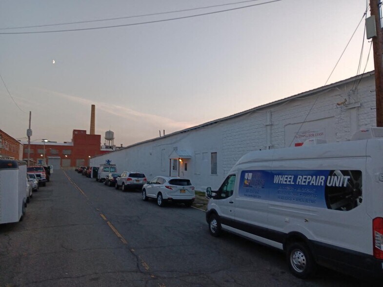 111-135 Paine St, Troy, NY à vendre - Photo du bâtiment - Image 3 de 31