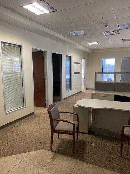 6408 Gulf Fwy, La Marque, TX for lease - Interior Photo - Image 3 of 6