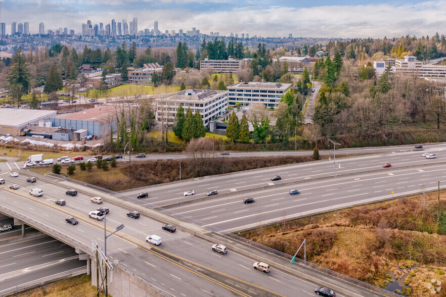 6400 Roberts St, Burnaby, BC à louer - Photo du bâtiment - Image 3 de 7