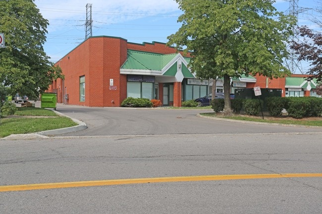 Plus de détails pour 100 Regina Rd, Vaughan, ON - Flex à vendre