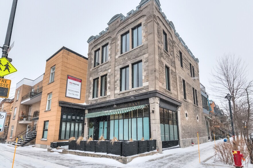 250 Av Des Pins E, Montréal, QC à vendre - Photo du bâtiment - Image 3 de 17