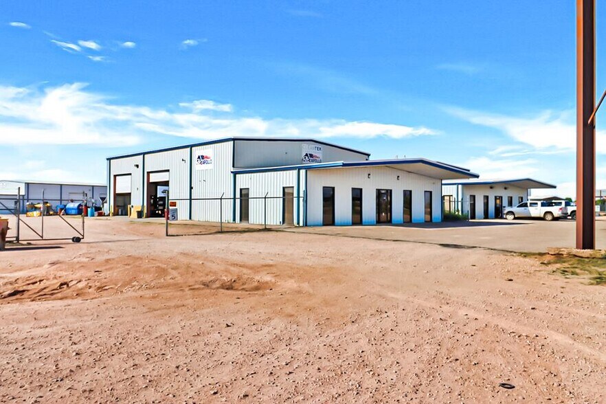 7903 W Industrial Ave, Midland, TX à louer - Photo du bâtiment - Image 2 de 20