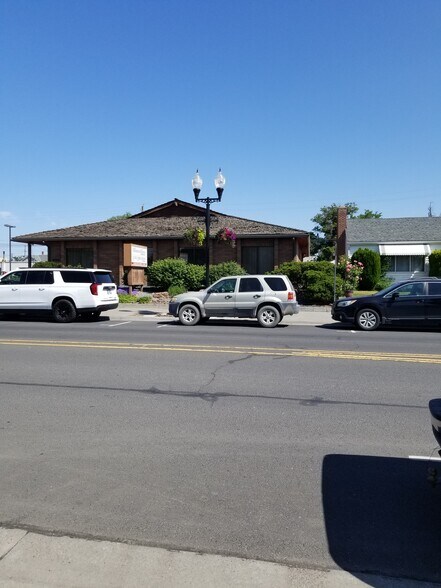 333 E Main St, Hermiston, OR à vendre - Photo du bâtiment - Image 3 de 23