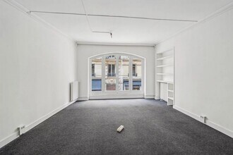 13 Rue Sainte-Cécile, Paris for lease Interior Photo- Image 2 of 4