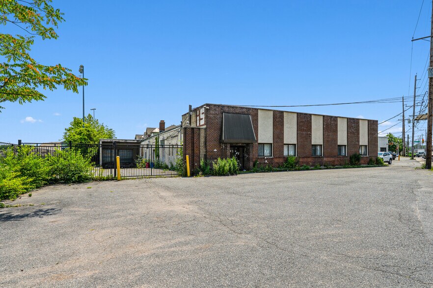 260 Schuyler Ave, Kearny, NJ for sale - Building Photo - Image 2 of 12
