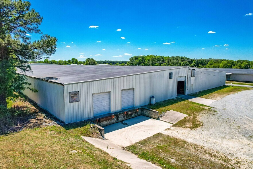 1215 S Brightleaf Blvd, Smithfield, NC à louer - Photo du bâtiment - Image 1 de 21