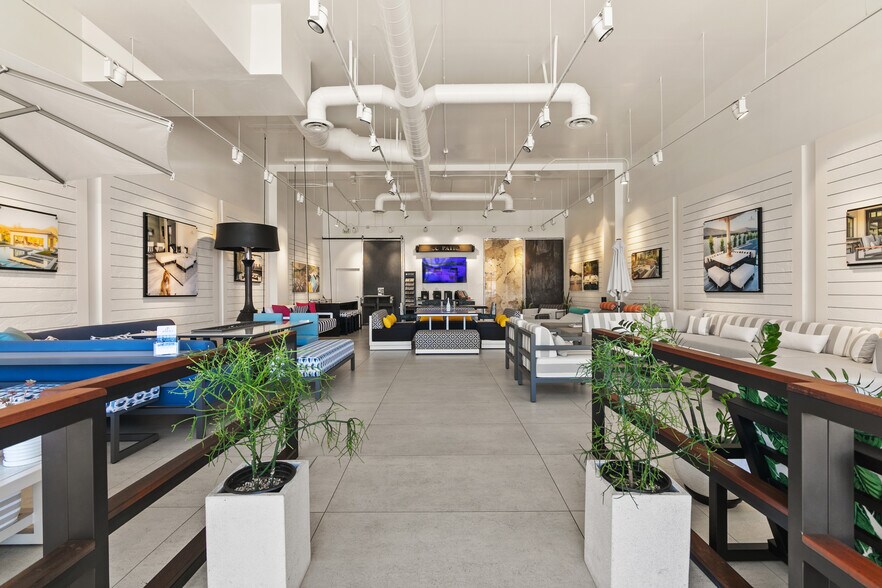 7920 Herschel Ave, La Jolla, CA à louer - Photo du bâtiment - Image 2 de 15