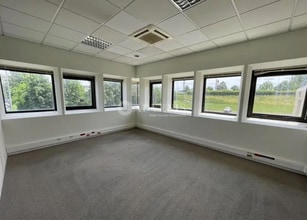 Office in Roissy-en-France for lease Interior Photo- Image 1 of 7