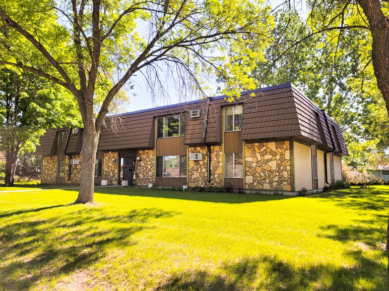 Little Falls, MN Multi-Family Offering portefeuille de 1 propriétés à vendre sur LoopNet.ca - Photo du bâtiment - Image 2 de 9