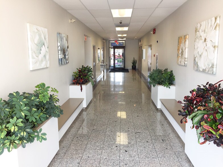 100 W Main St, Lansdale, PA à louer - Photo intérieure - Image 2 de 6