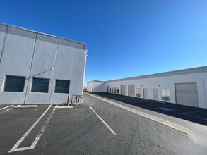 17525 Alder St, Hesperia, CA for lease Interior Photo- Image 1 of 2