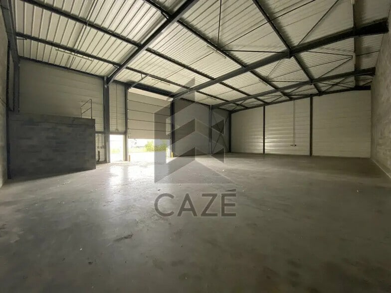 Industrial in Lormont for lease - Interior Photo - Image 2 of 6