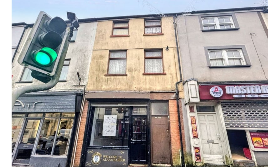 12A-B Castle St, Tredegar à vendre - Photo du bâtiment - Image 2 de 2