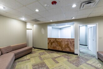 200 W County Line Rd, Highlands Ranch, CO for lease Interior Photo- Image 2 of 5