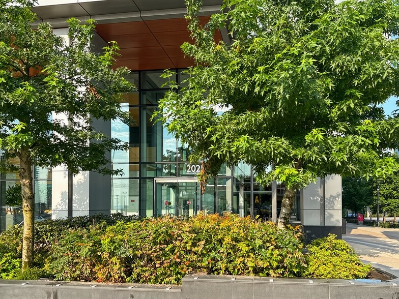 4402 Skyline Dr, Burnaby, BC for lease - Building Photo - Image 3 of 35