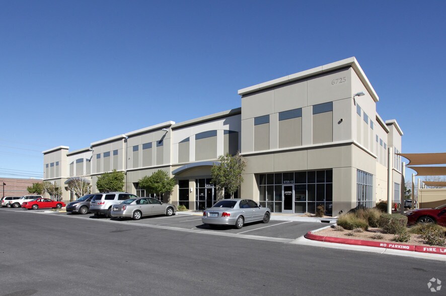 6725 S Eastern Ave, Las Vegas, NV à louer - Photo du bâtiment - Image 3 de 13