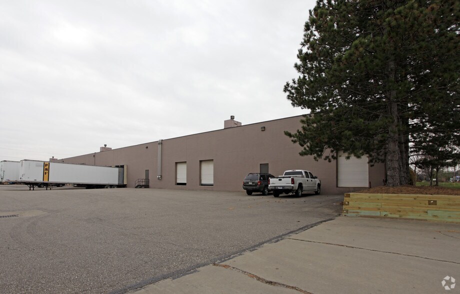 2146 Enterprise Pky, Twinsburg, OH à vendre - Photo du bâtiment - Image 2 de 2