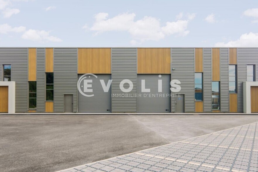 Flex dans Trévoux à louer - Photo du bâtiment - Image 3 de 7