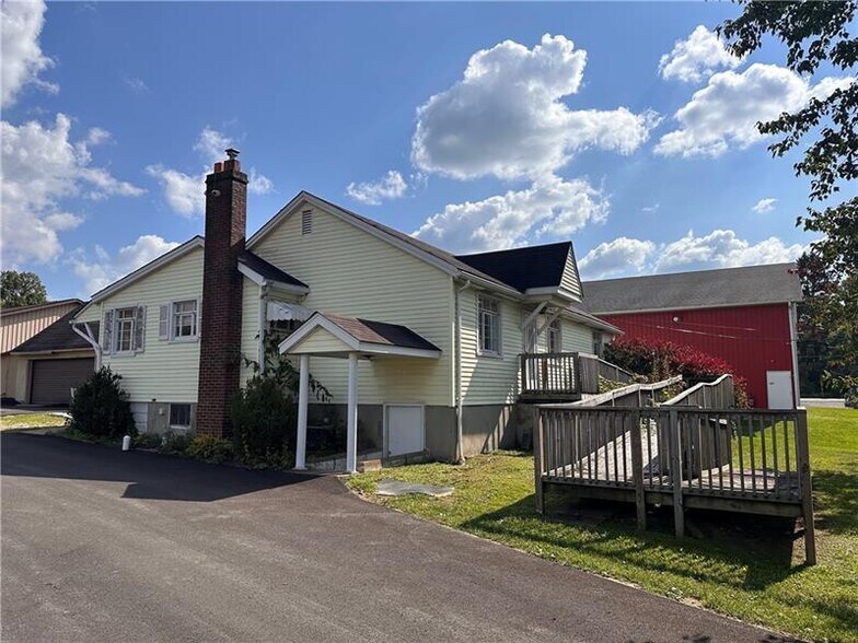 6105 Old Route 8, Butler, PA à louer - Photo du bâtiment - Image 1 de 13