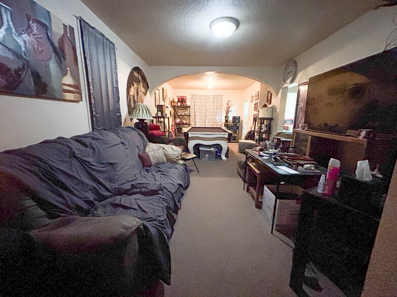 822 W Maple Ave, Fergus Falls, MN à vendre - Photo du bâtiment - Image 2 de 13