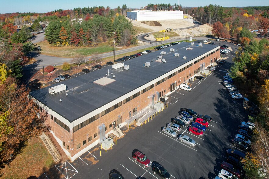 5 Industrial Way, Salem, NH à louer - Photo du bâtiment - Image 1 de 10