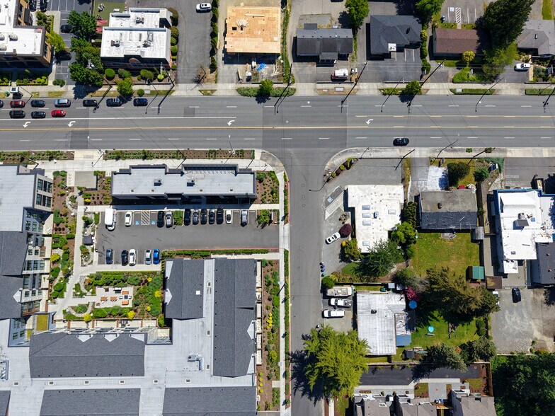 13020 NE 85th St, Kirkland, WA à vendre - Photo du bâtiment - Image 2 de 11