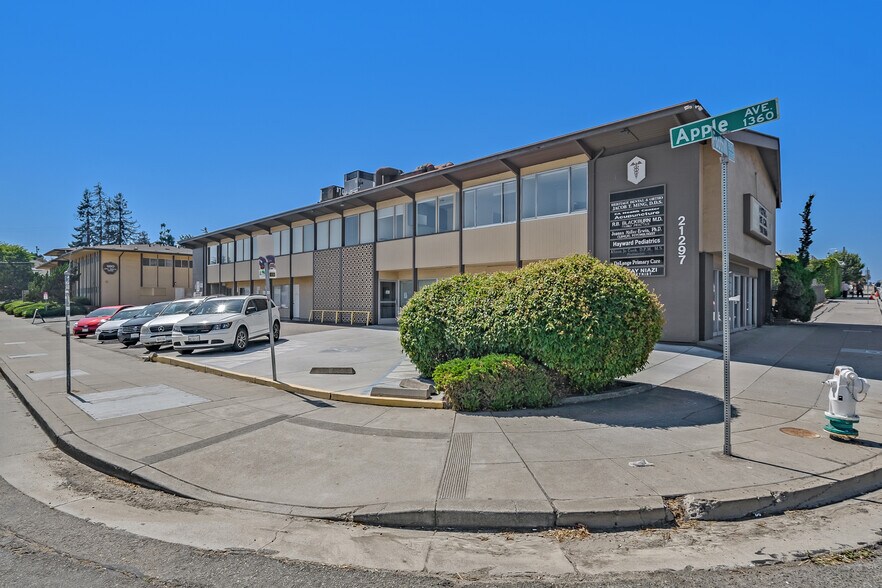 21297 Foothill Blvd, Hayward, CA for lease - Building Photo - Image 3 of 16