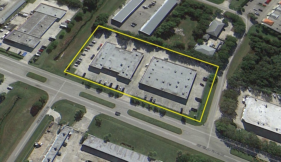 1532 SE Village Green Dr, Port Saint Lucie, FL à louer - Photo du bâtiment - Image 3 de 6