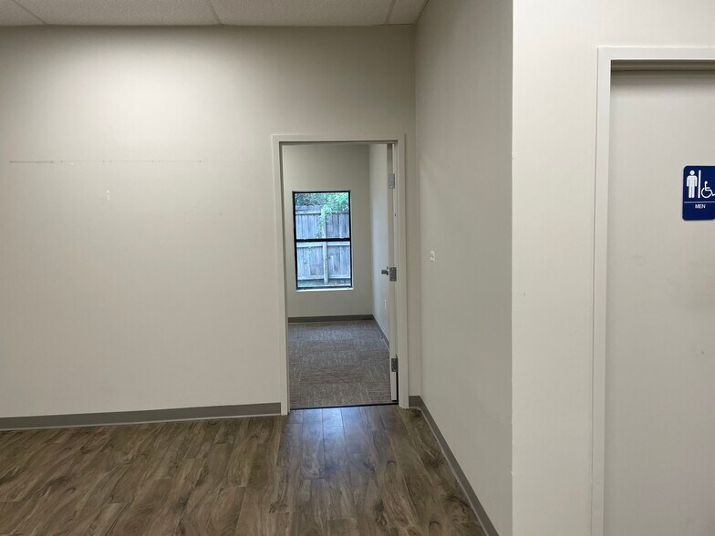 1695 Bonnie Ln, Cordova, TN à louer - Photo intérieure - Image 3 de 14